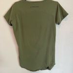 Alphalete Fitted Short Sleeve Athletic T-Shirt, Women's Size small olive green Photo 4