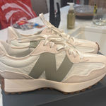 New Balance  327 Sneakers Women’s Photo 0