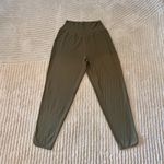 Carbon 38  Women’s Jogger Pants Color: Melt Sage Green Size Large GUC Athleisure Photo 4