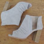 42 Gold Suede Open Toed Heeled Bootie Size 6.5 Tan Photo 6