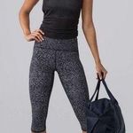 Lululemon Train Times Crop 17 inches Soundwave White Black / Black Polka Dots 10 Photo 0