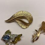 Monet Lot Of 3 Brooch Pins Vintage - Modern 1 Sarah Cov / 1 Fish Photo 6