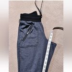 Athleta Women’s Flux Street Jogger Pants Gray Zip Pockets Drawstring Sz 2XS Photo 8