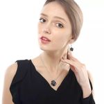 Boutique 18k White Gold Plated Rose Necklace Photo 1