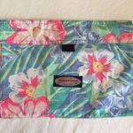 Vineyard Vines  • Tropical Floral Velcro Pouch Photo 0