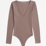 Abercrombie & Fitch Abercrombie • Long-Sleeve Cotton-Blend Seamless Fabric V-Neck Bodysuit • Small Photo 0