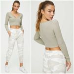 TNA Aritzia Alix Jogger Pants in White Camo Size Medium Green Photo 1