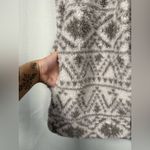 UGG Koolaburra by  Grey and White Sherpa Hooded Vest in Dove Geo XS Photo 5