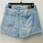 American Eagle  light Wash denim high waisted floral embroidered mom shorts sz 2 Photo 2