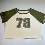 Arizona Jeans ARIZONA Women’s Green Varsity Crop Top Sporty T-Shirt Photo 1