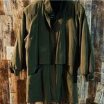 Gallery Women's Green Zip Up Lightweight Jacket size small Photo 1