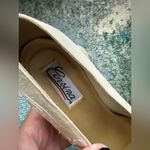 Vintage NOS Corsina embroidered fabric bone evening pumps, size 9.5M Photo 7