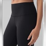 Lululemon Wunder Under Hi-Rise 1/2 Tight Full-On Luxtreme 17" Cropped Leggings Photo 3
