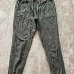 Athleta  Women's Printed Farallon Stratum Camo Jogger Pants Size 6‎ Photo 0