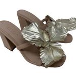Cecelia New York Gold Beige Hibiscus II Slip On Sandals Heels Size 6.5 Photo 0