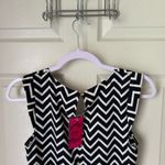 Candie's  Small Black White Sleeveless Chevron‎ Print Keyhole Back Blouse N… Photo 3