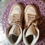 Nike Jordan Air Jordan 1 Mid SE "Legend Light Brown" sneakers women’s 7 Photo 9