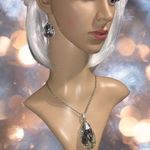New! Gorgeous!! Crystal & silver statement pieces Photo 0