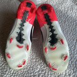 Nike  Women's White and Hot Pink Soccer Cleats Sz 7 NWOT Photo 3