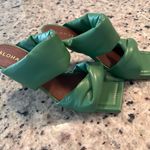 ALOHAS Revolve  Twist Strap Mules In Evergreen Size 7,5 Photo 2