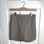 Athleta Chelsea Cargo Skort Mesh Inner Shorts Skirt Gray Taupe W1651 Sz 4 Photo 2