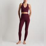 Quince NWT Women's V Neck Burgundy Sports Bra Sz XL Photo 1