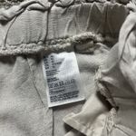 H&M Woman's 10 Cream Paper bag Shorts Photo 8