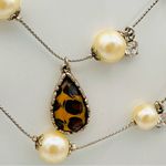 Betsey Johnson lucite leopard layer faux pearl necklace charms Photo 4
