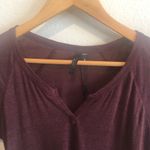 joe's jeans  burgundy linen split neck tee S Photo 5