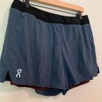 on cloud  Running Shorts Size Large Photo 2