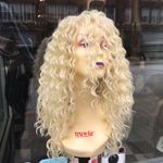 Blonde curly wig Swisslace Lacefront 2020 style Photo 2
