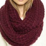 BURGUNDY CABLE KNIT CHUNKY CIRCLE SCARF Red Photo 0