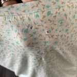 LC Lauren Conrad White with Floral Design T-Shirt Size Medium Photo 4