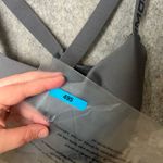 Under Armour  Woman Size Medium‎ Gray Sports Athletic Bra Photo 4