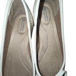 Giani Bernini Odeysa3 Women’s white flats. Size 6.5 Man made upper, think memory foam foot bed for comfort! New without box! Photo 2