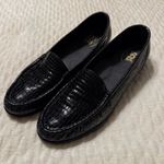 SAS Simplify Black Patent Leather Croc Embossed Loafers Shoes Women’s Sz 9 Slim Photo 0