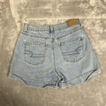 American Eagle  Mom Shorts‎ Sz 2 Stretch Denim Distressed Cuffed Festival Hippie Photo 1