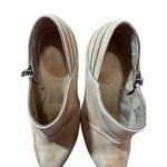 Frye Valerie Piping Bootie Ankle Side Zip Leather Tan Heels Sz 8 Boho Victorian Photo 5