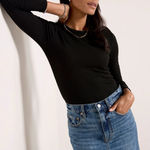 Evereve Marsel Scoop Neck in Black Photo 0