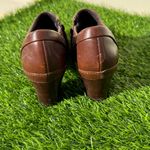 Clarks Clark’s Artisan Brown Women's Ankle Heeled Shoes Size 8N Photo 4