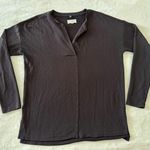 Lou & grey  Signature Soft Long Sleeve Pullover Top V-Neck Size XS (runs big). Photo 2