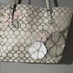 Nine West Cream and Pink Totes Elegant and Spacious Photo 1