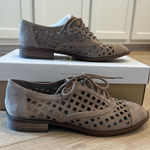 Jessica Simpson NEW IN BOX  Dalasia Perforated Suede Oxford Taupe Size 9 Photo 0