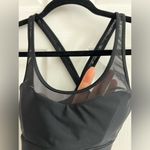 Lululemon MESH CROSS BACK SPORTS BRA black size 4 Photo 4