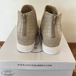 Steve Madden suede ankle boot shoes. Size 7.5 Photo 2