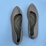 SO  Women's Pointed Toe Comfort Soft Flats. Sz 8.5 Photo 2