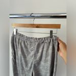 Vuori ‎ Grey/White Camo Joggers Size Small Photo 4