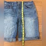 SO  Juniors Lowrise Bermuda Lightwash Jean Shorts Size 11 Photo 5