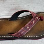 Clarks Clark’s Burgundy Genuine Leather Flip Flops Sandals Western Boho Comfy Size 7M Photo 0