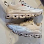 on cloud On-running Photo 10